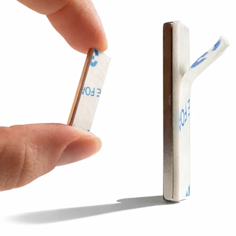 Magnes Neodymowy Płytkowy Samoprzylepny Mocny